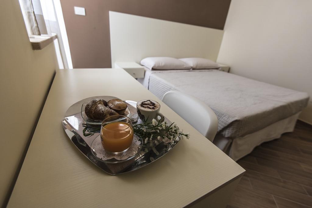 ホテル Golden House メザーニェ 部屋 写真